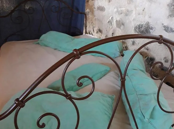 Nid De Poussins Apartment